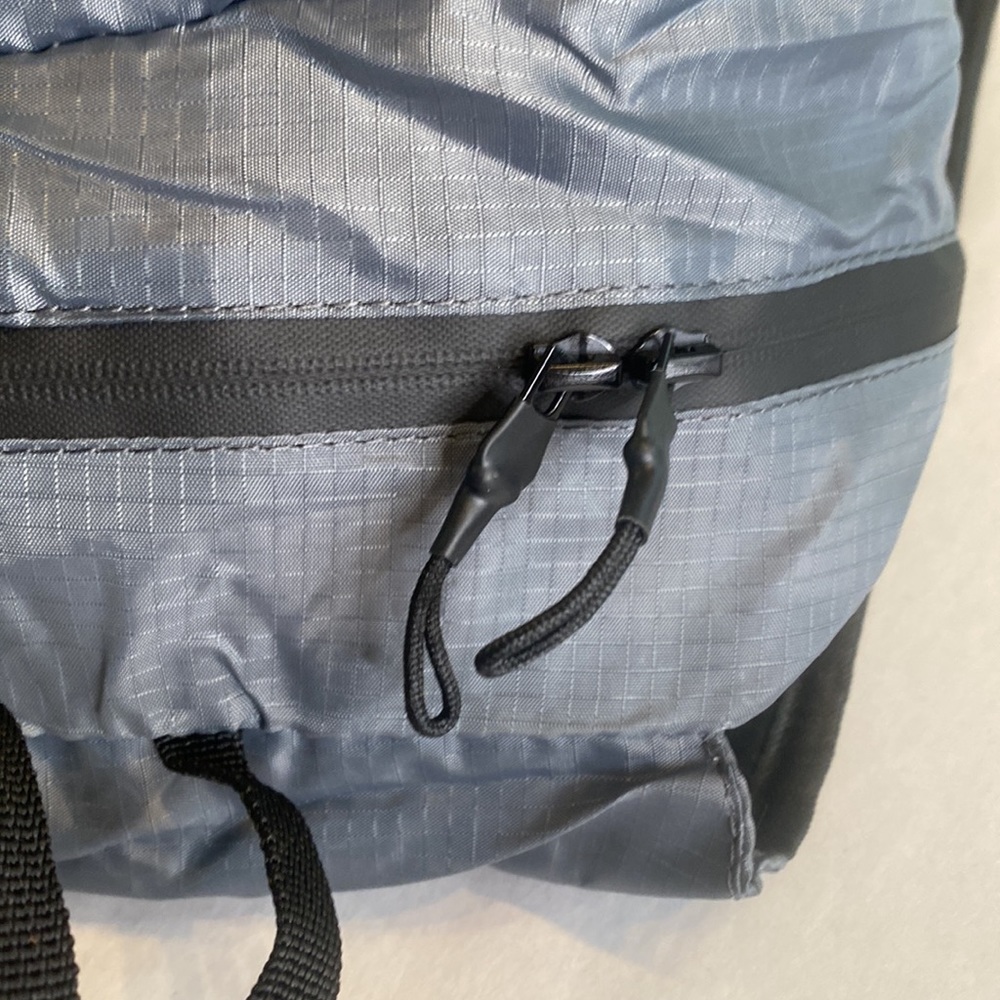 VANAHEIMR GRAY Hiking Backpack 20L Super Light / Portable / Water resistant - Picture 9 of 14